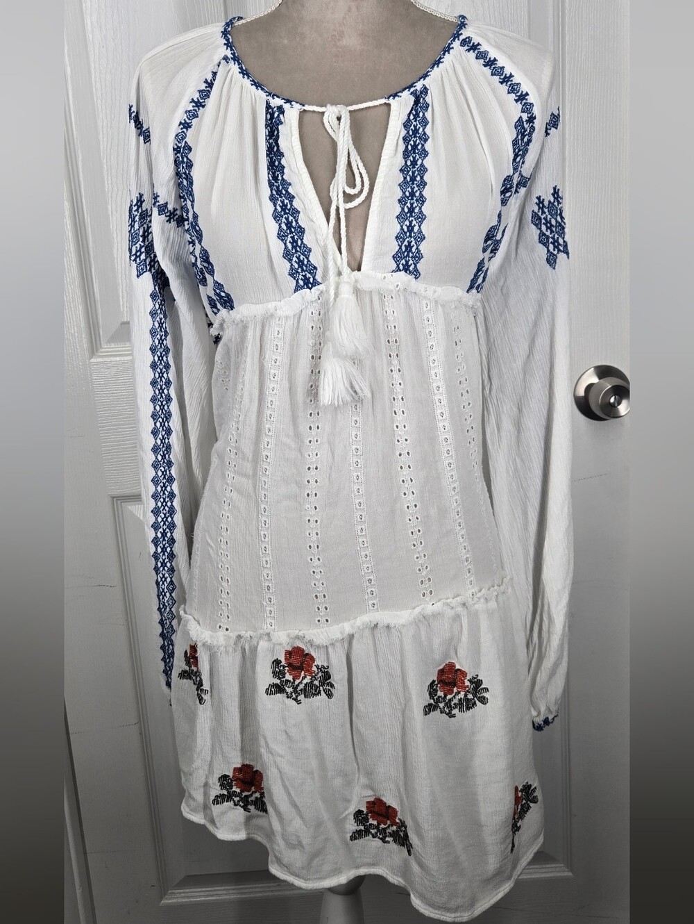 Free People Wild Horses Embroidered Mini Dress Medium White Blue Boho - Picture 14 of 15